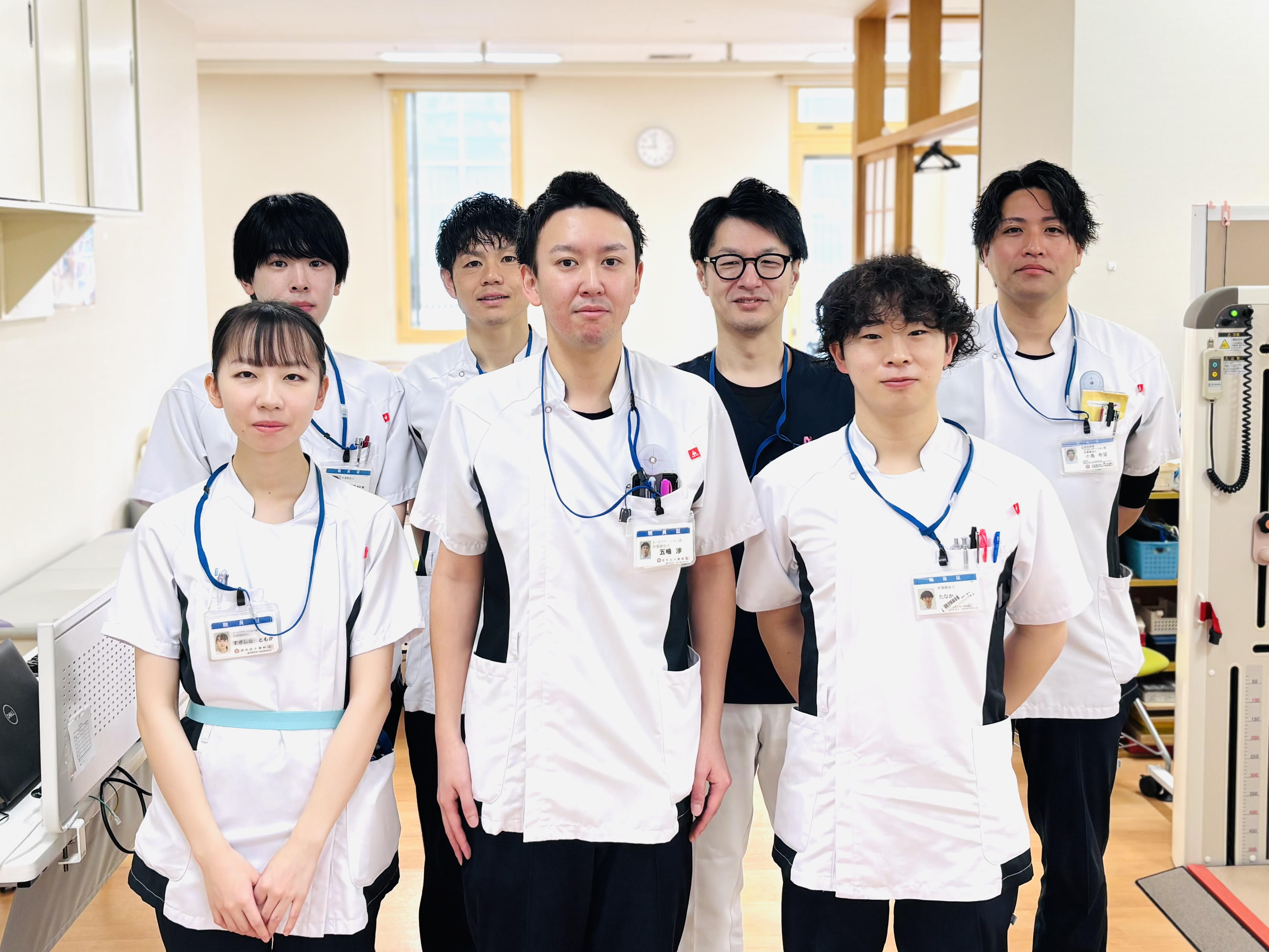 手・肘センター リハビリテーションスタッフの集合写真